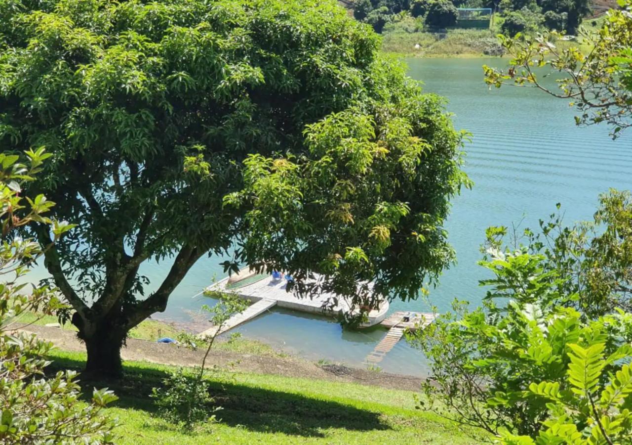 Maravilhoso Sitio Na Beira Da Represa Villa Igaratá Buitenkant foto